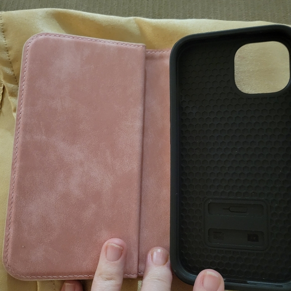 15 Iphone 15 cases NEW!!! Girly!!! Wristlets and cases - Picture 8 of 16